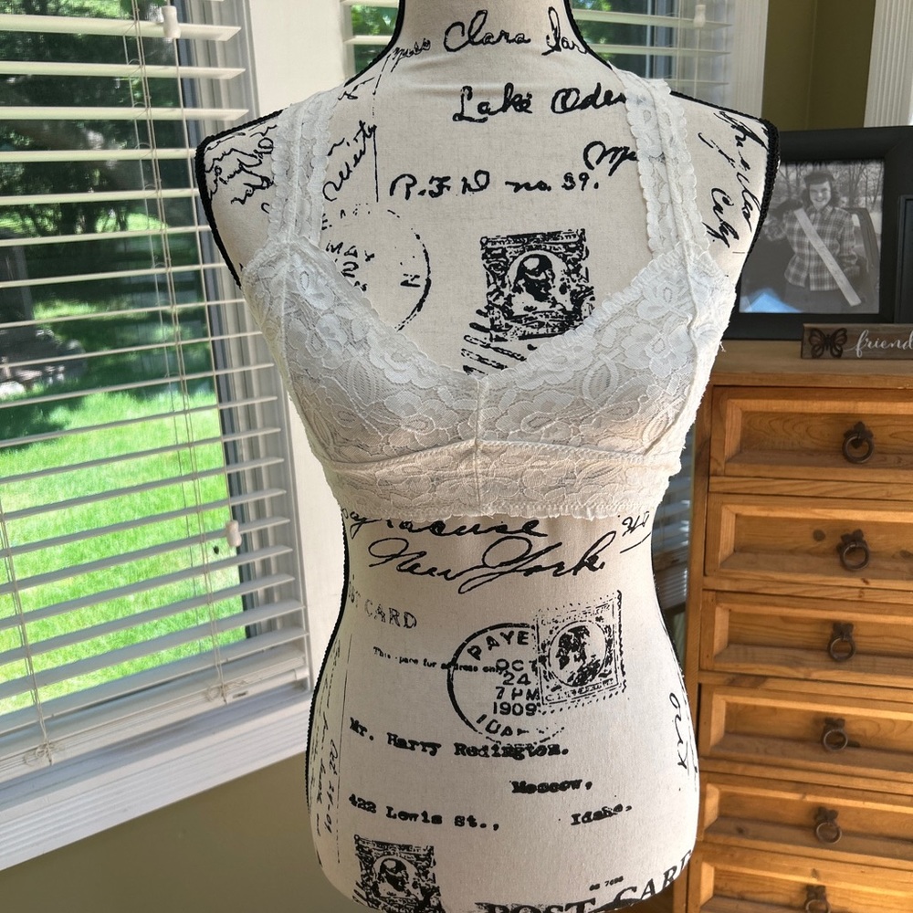Intimately Free People Women's White Lace Bralette Size Small.